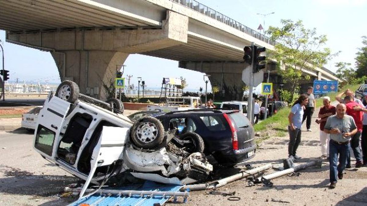 Samsun\'da Trafik Kazası: 4 Yaralı