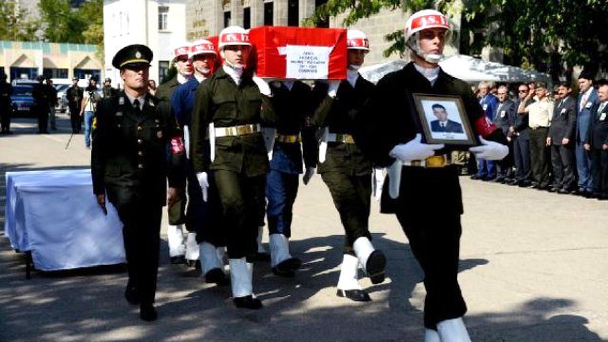 Silvan\'da Uzman Çavuş, PKK Saldırısında Şehit Oldu (2)