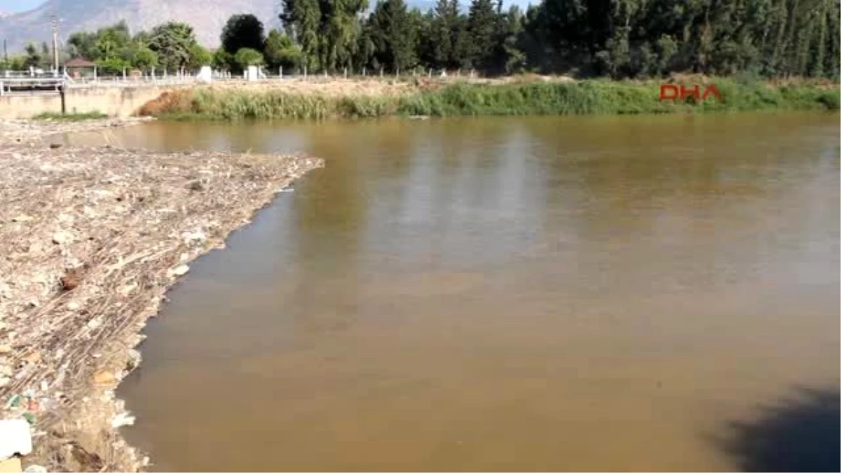 Ege'de Çevre Skandalı! Binlerce Ton Çöp Denize Gitti