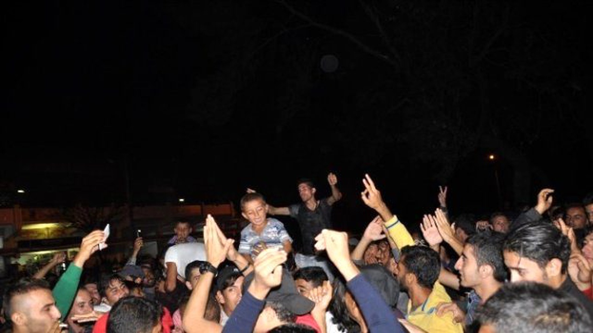 Suriyeliler, Sosyal Medyada Yer Alan \'Avrupa Kapılarını Açtı\' Haberleriyle Büyük Sevinç Yaşadı