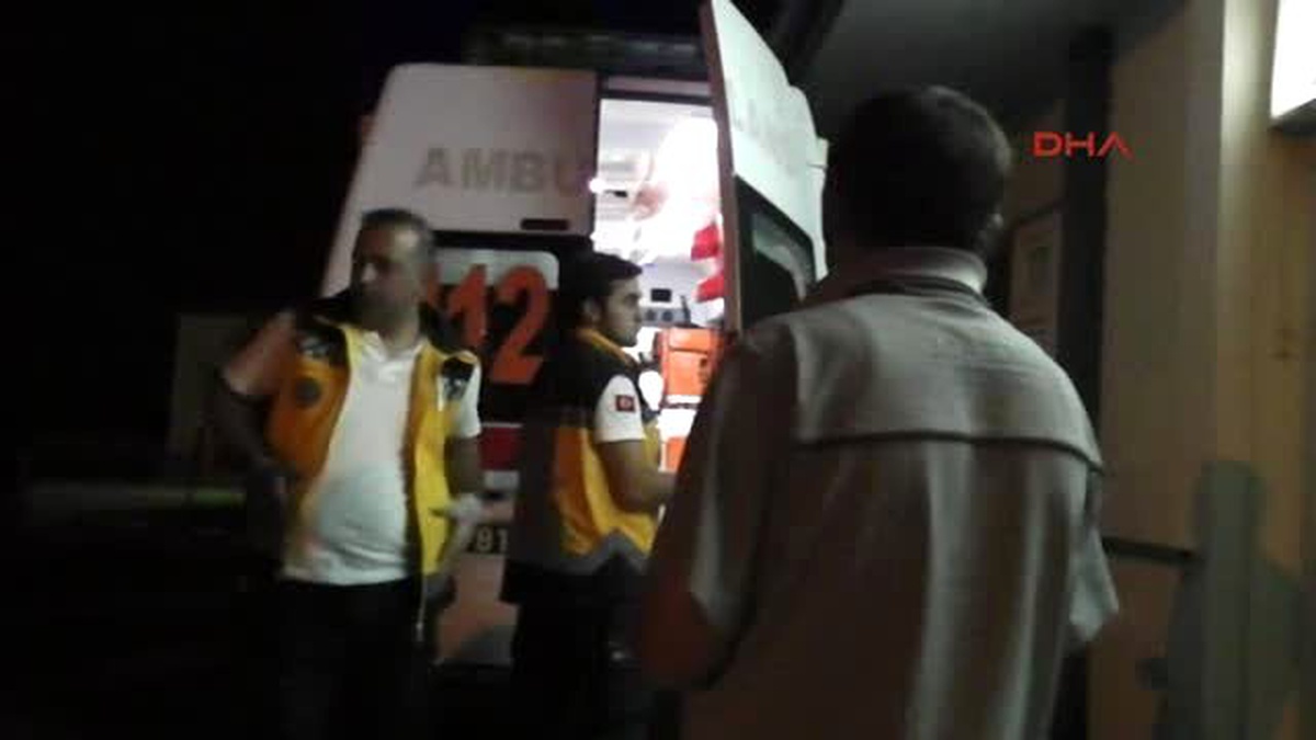 Suşehri - Otomobil Menfeze Uçtu: 4 Yaralı