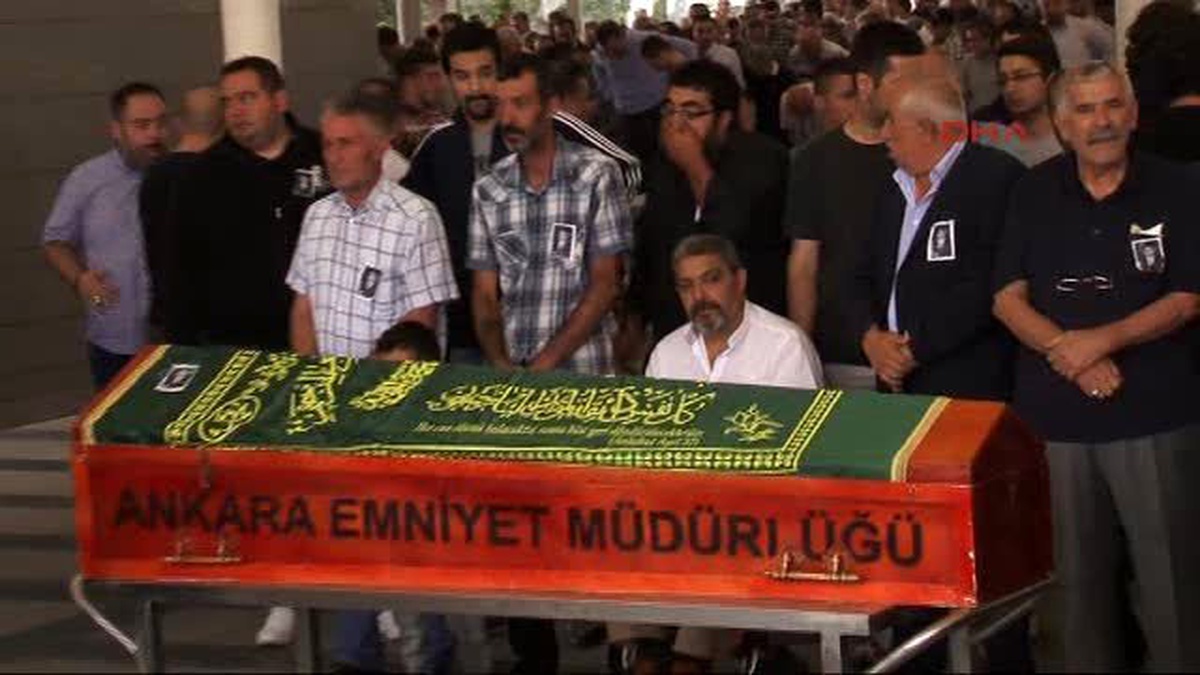 Terör Nedeniyle Nişanlısından Ayrılmak Zorunda Bırakılan Polis Memuru Son Yolculuğuna Uğurlandı