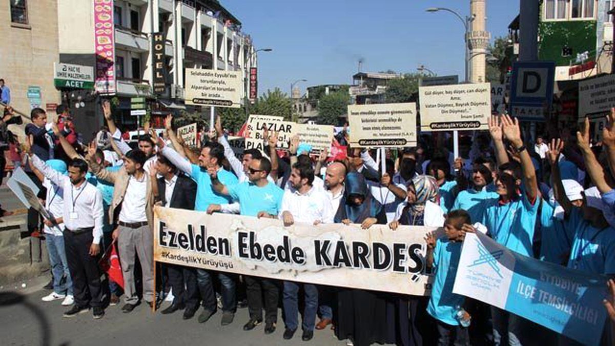 TÜGVA, Urfa\'da Yürüyüş Düzenledi