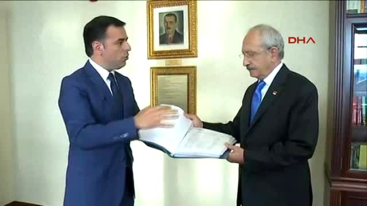 Tuzla Sahili İçin Toplanan 10 Bin İmza, Kılıçdaroğlu\'na Teslim Edildi