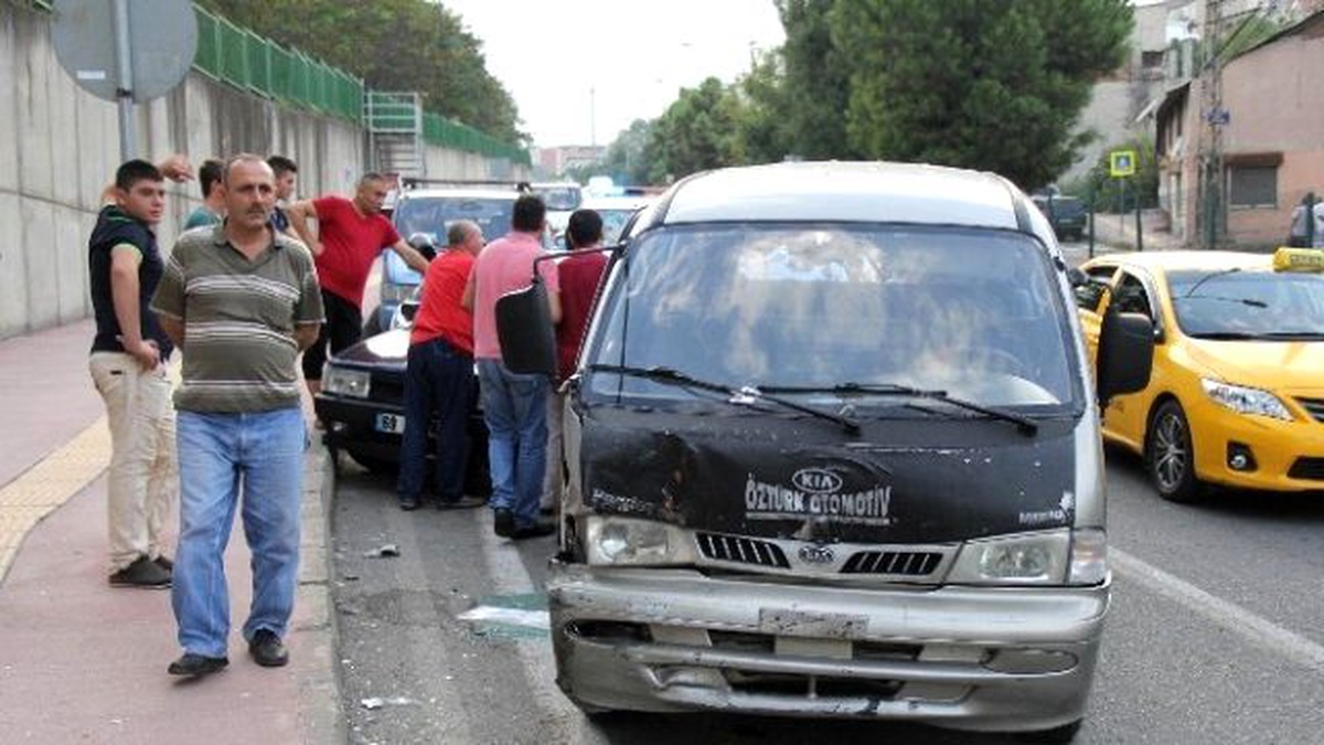 Zincirleme Trafik Kazası: 1 Yaralı