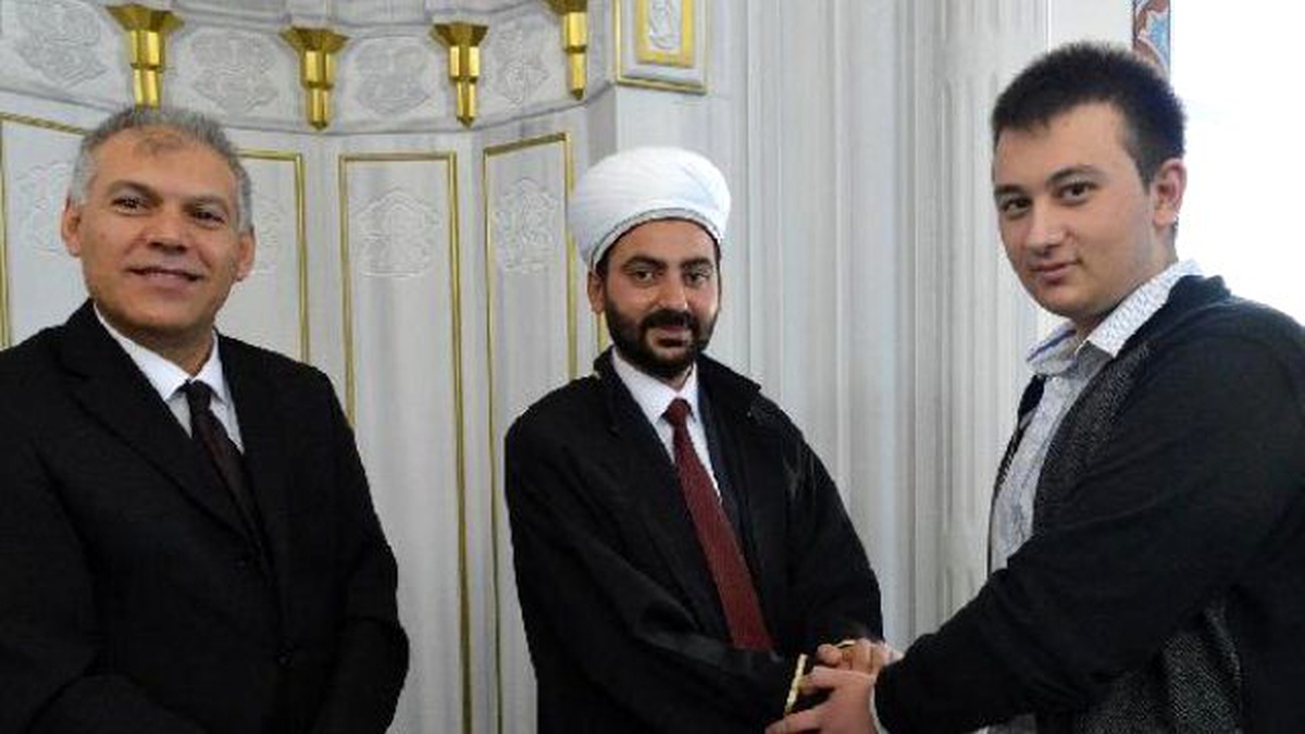 Avrupa\'da Bayram Namazı Camileri Doldurdu