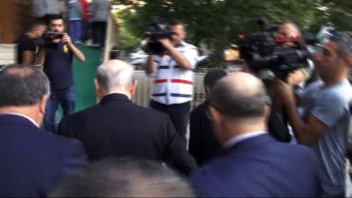 Bahçeli: Cumhurbaşkanı Kendisine Bir Çeki Düzen Vermeli Ek