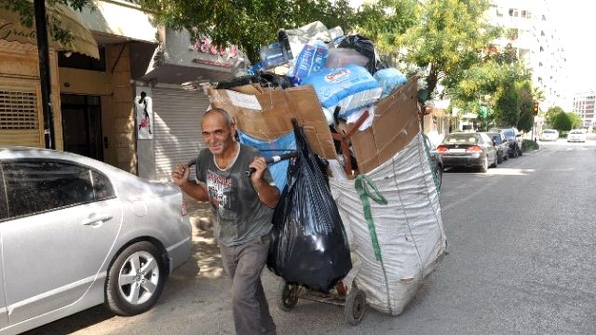 Bayramda Ekmek Parası İçin Çalışıyorlar