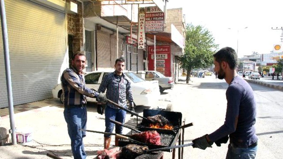 Demirciler Kelle Ütüleme İşi İçin Hayvan Başı 10 TL Alıyor