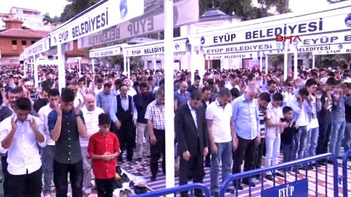 Eyüp Sultan\'da 46 Şehit İçin 46 Kurban Kesildi