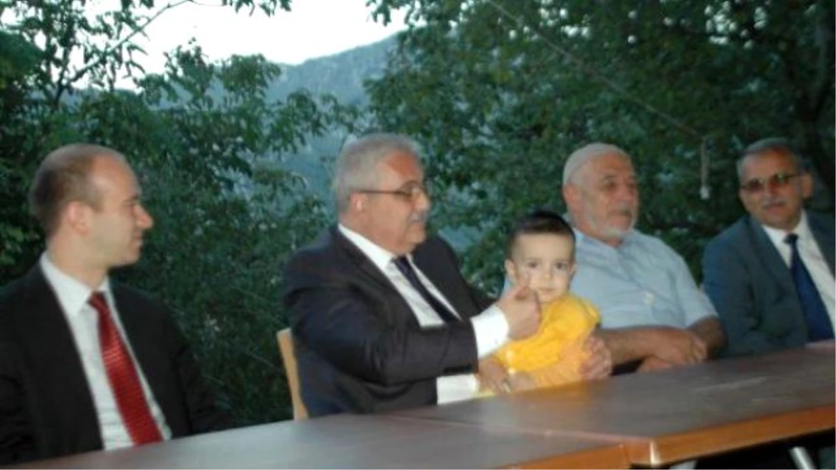 Kahramanmaraş Valisi\'nden Şehit Ailesine Bayram Ziyareti