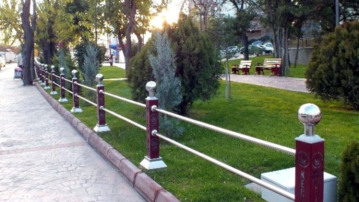 Keçiören\'de Parklar Rengarenk Cnc Dubalar ile Çevriliyor