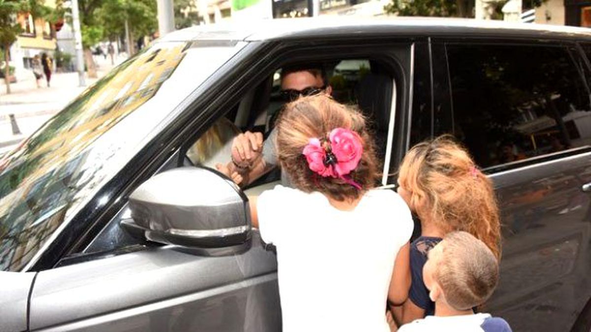 Muslera'dan Çocuklara 1 Liralık Bayram Harçlığı