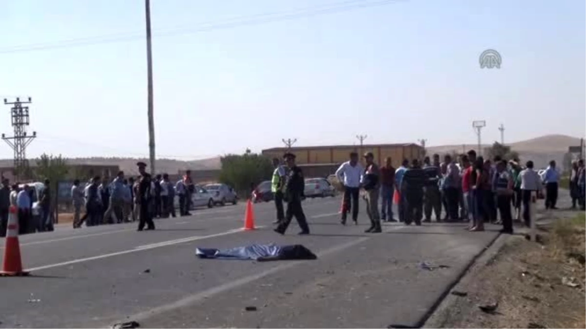 Nizip\'te İki Otomobil Çarpıştı: 3 Ölü, 4 Yaralı