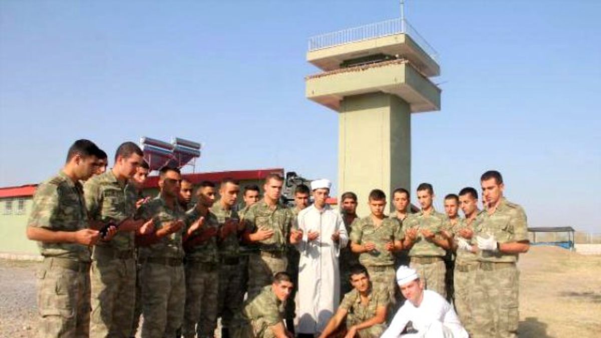Sınır Karakolunda Bayram Sevinci