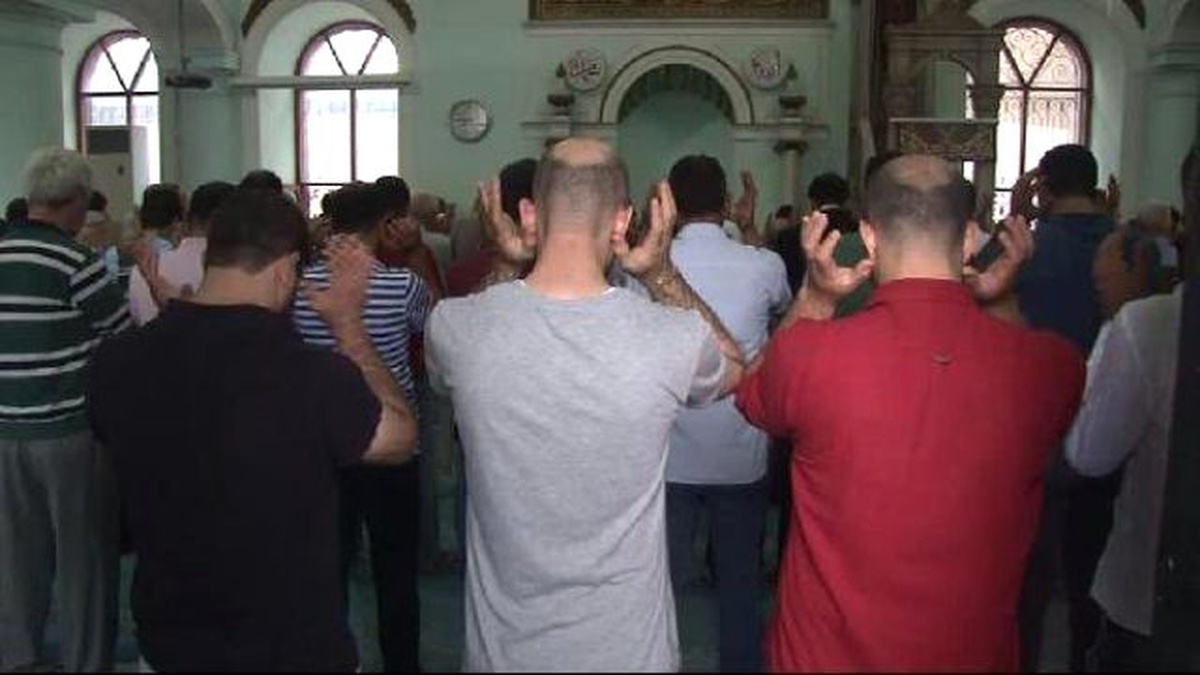 Suriyelilerin Ülkelerinden Uzakta 10\'uncu Bayramı