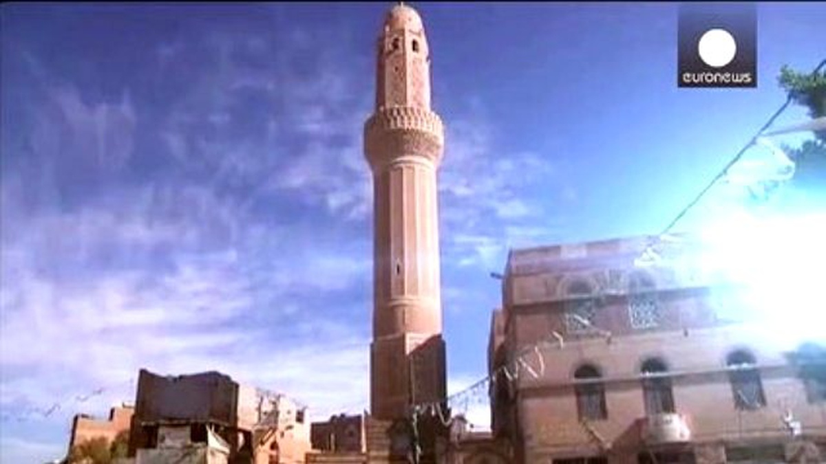Yemen\'de Bayram Namazı Sırasında Çifte İntihar Saldırısı: En Az 25 Ölü