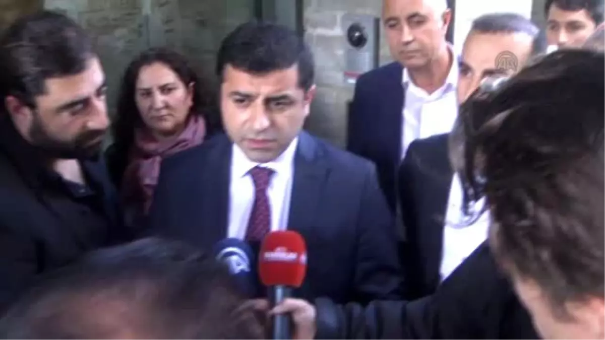 Demirtaş: "Barış İsteyenlerin Lehine Bir Sonuç Çıkarsa Sürece Dönüleceğini Düşünüyorum"