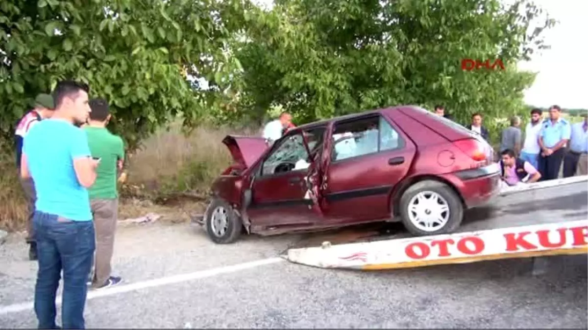 Denizli Bayram Ziyareti Yolunda Kaza: 2\'si Çocuk 3 Ölü, 5 Yaralı