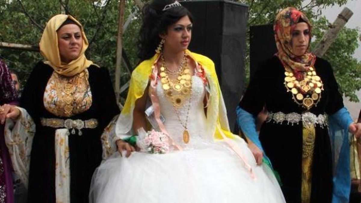 Hakkari'de Gelinlere 'Ev Yıkan' Takılmazsa Düğün İşi Yatıyor