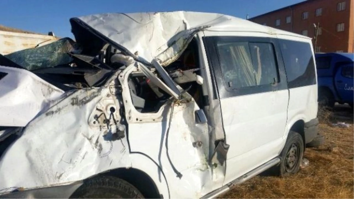 Sivas\'ta Trafik Kazası: 1 Ölü, 7 Yaralı