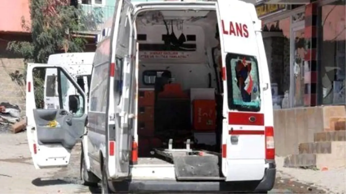 Teröristler Beytüşşebap\'ta Ambulans Taradı, Şoför Şehit Oldu