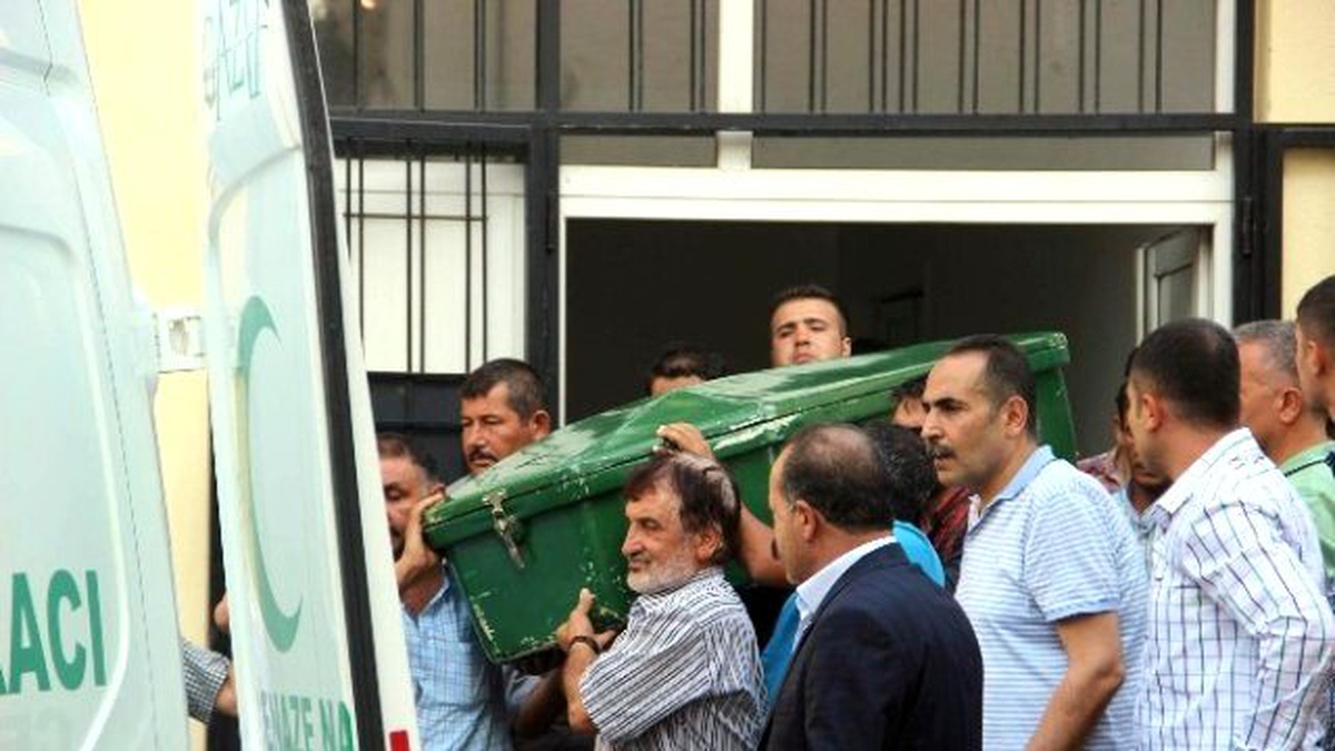 18 Yaşındaki Gencin Kalbi Eğlence Parkındaki Hız Trenine Dayanamadı