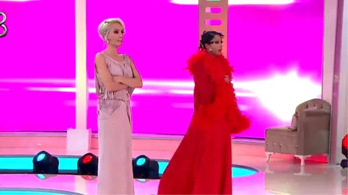 24.bölüm Yarışmacılar Ayşegül Doğan\'ın Stilini Değerlendirdi