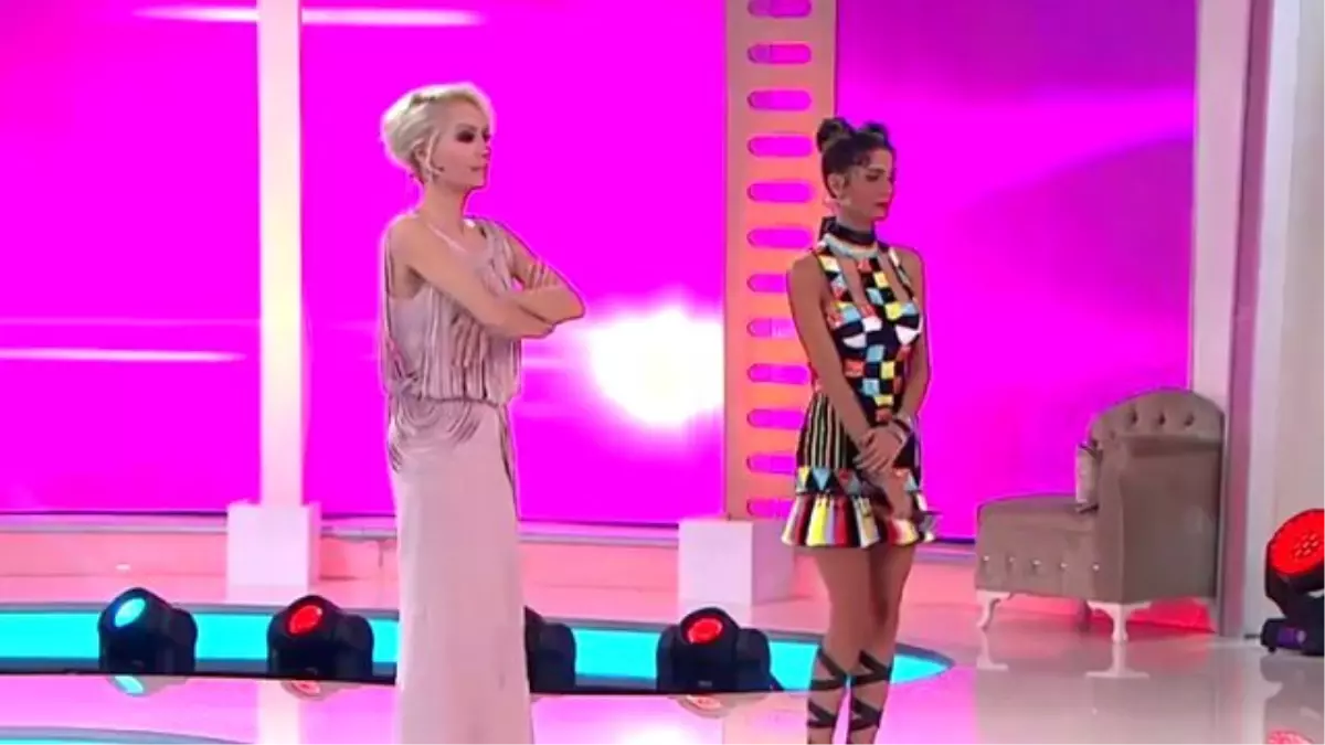 24.bölüm Yarışmacılar Nazlı Kayaaslan\'ın Stilini Değerlendirdi