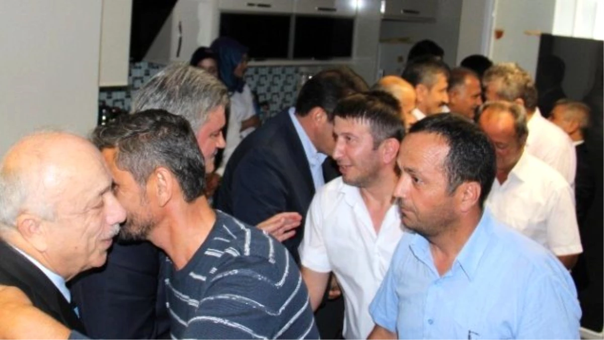 AK Parti Milletvekili Adayları Partililerle Bayramlaştı