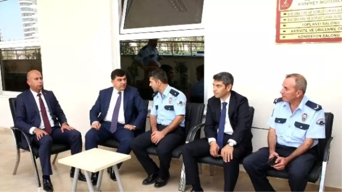 Başkan Fadıloğlu Görevi Başındaki Polislerin Bayramını Kutladı