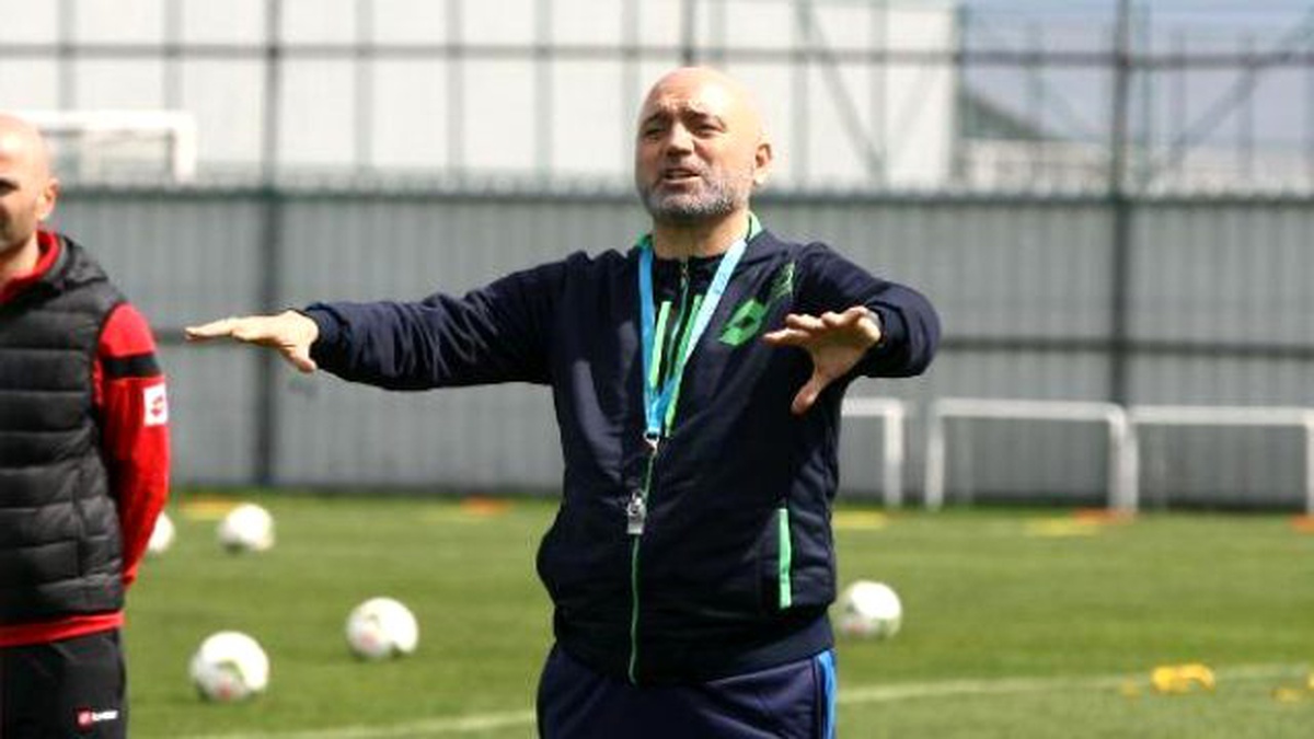 Çaykur Rizespor Teknik Direktörü Karaman: Gelişmeye Devam Etmeliyiz