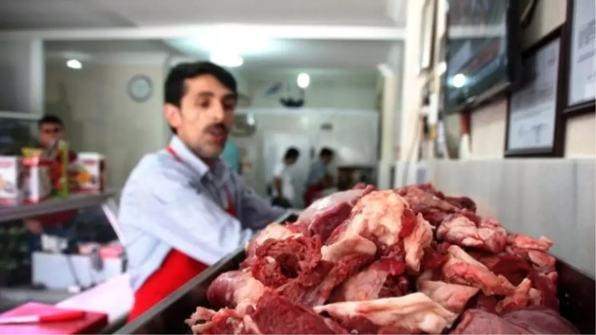 Eti Alan Kasaba Koştu