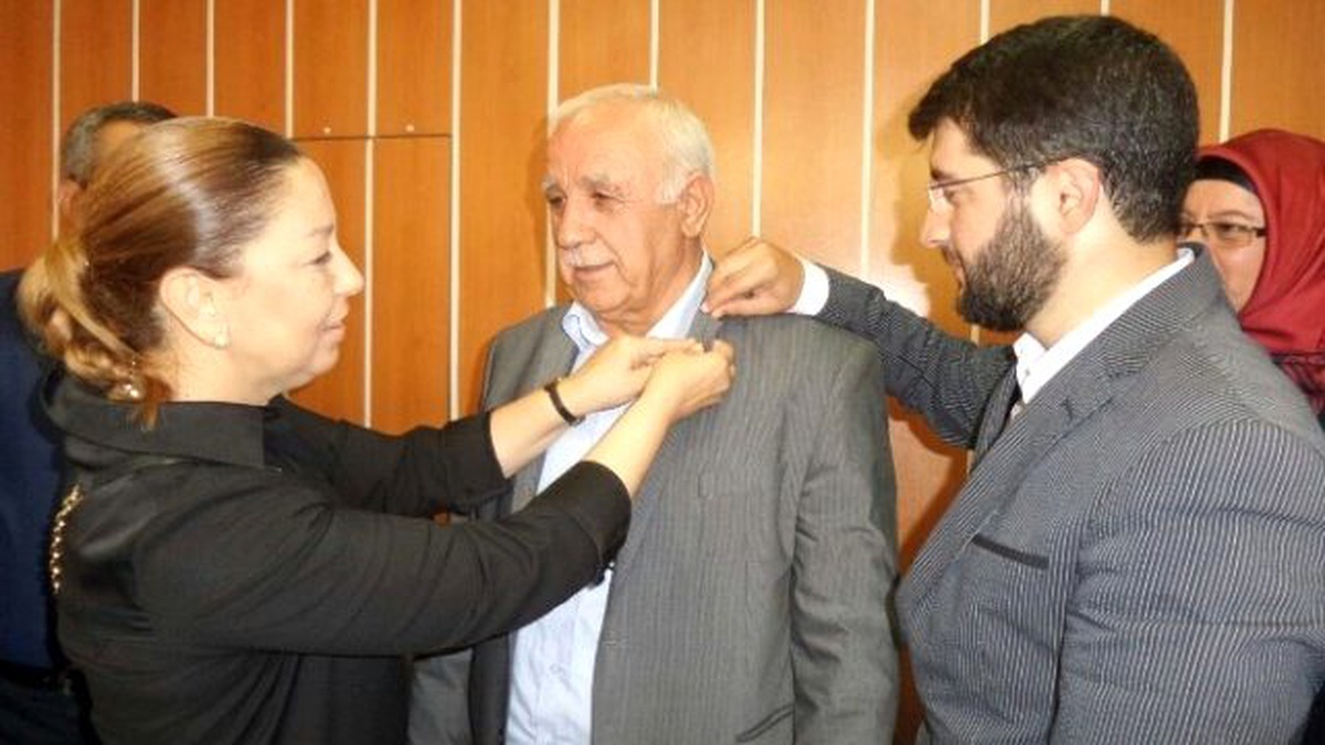 MHP\'li Belediye Meclis Üyesi AK Parti\'ye Geçti