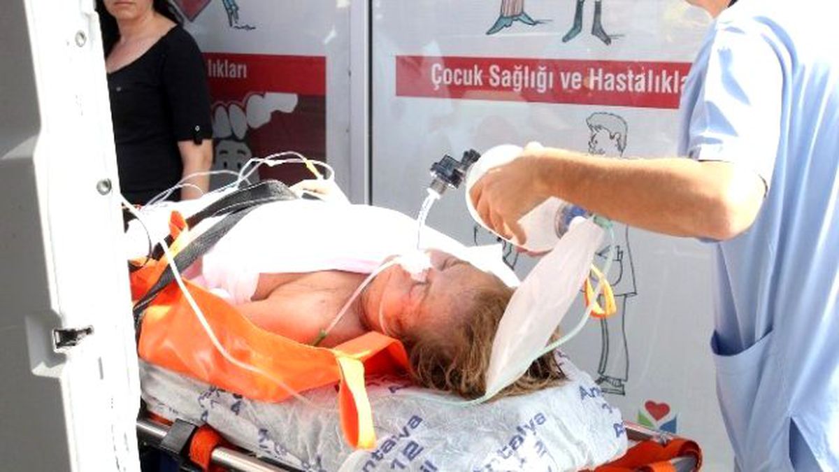 Ünlü Profesör Boğulma Tehlikesi Geçirdi