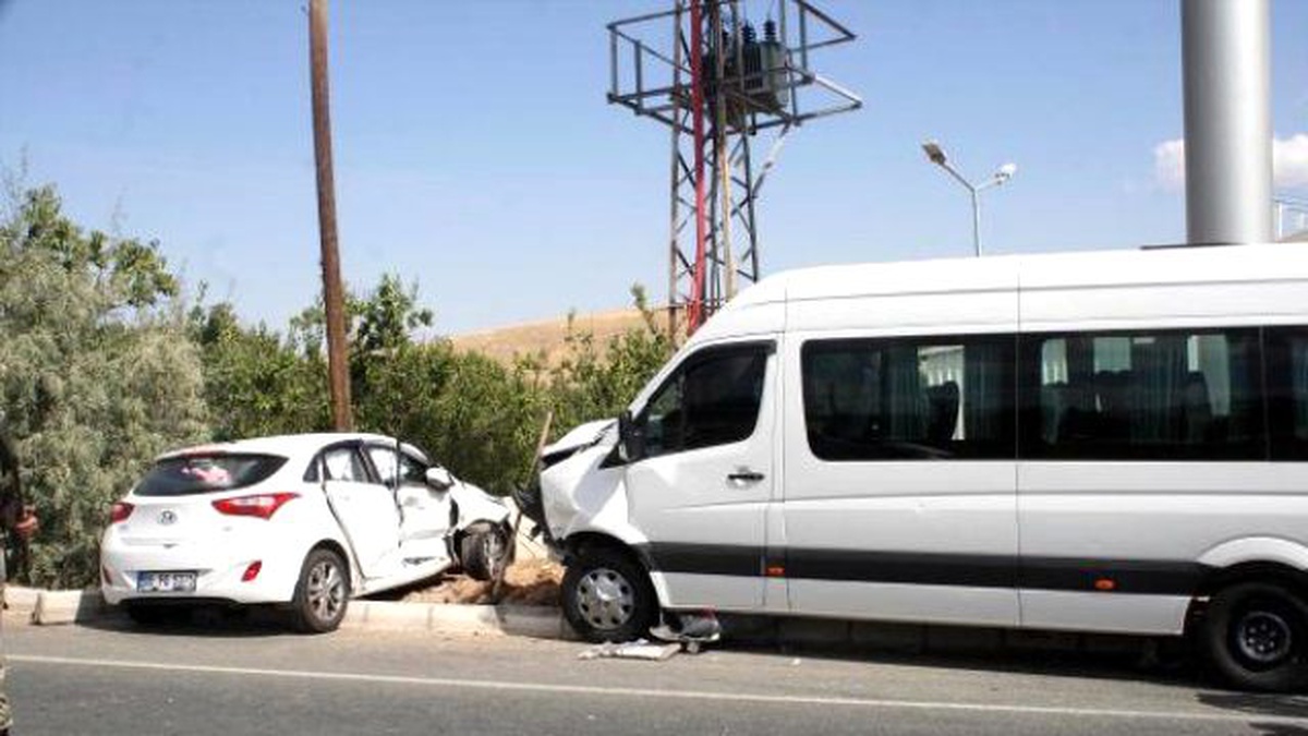 Başbakanlık Görevlisi, Trafik Kazasında Yaralandı