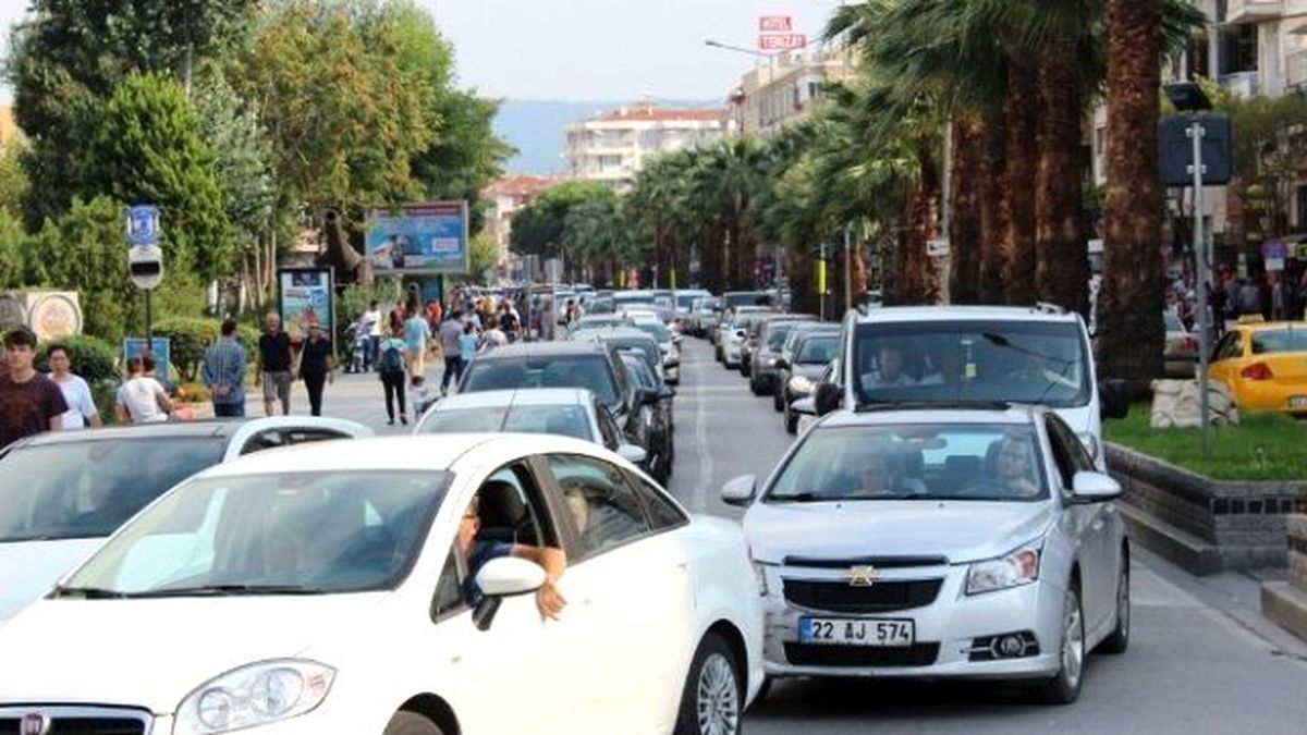 Çanakkale\'de Feribot Kuyruğu Azaldı