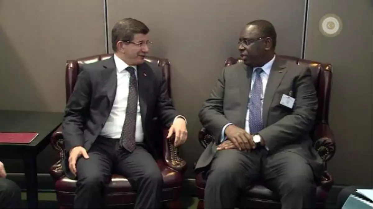 Davutoğlu, Senegal Cumhurbaşkanı Macky Sall ile Görüştü