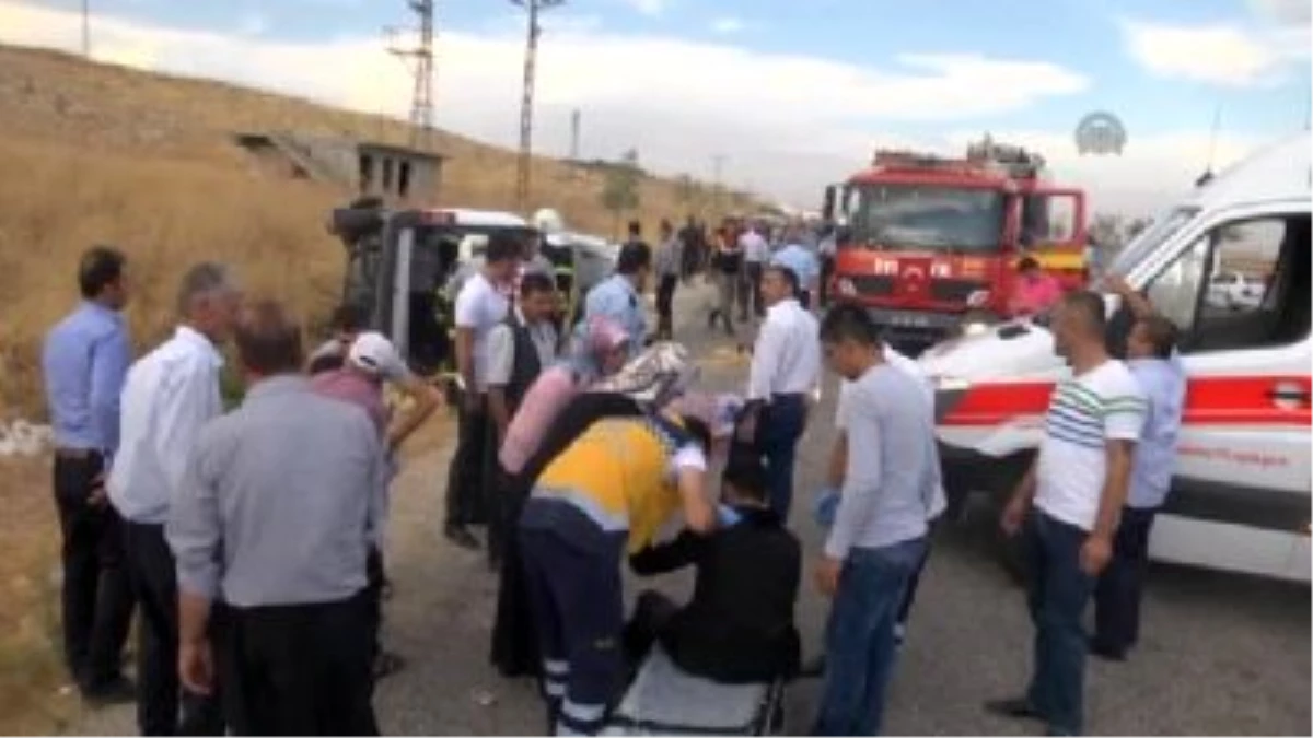 Gaziantep\'te Minibüs Devrildi: 3 Ölü, 5 Yaralı (1)