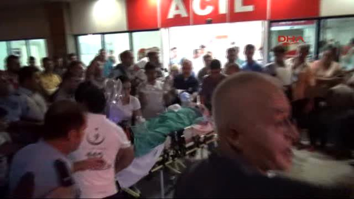 Adana\'da Ekip Otosuna Silahlı Saldırı 1 Polis Şehit, 1 Polis Yaralı - 2