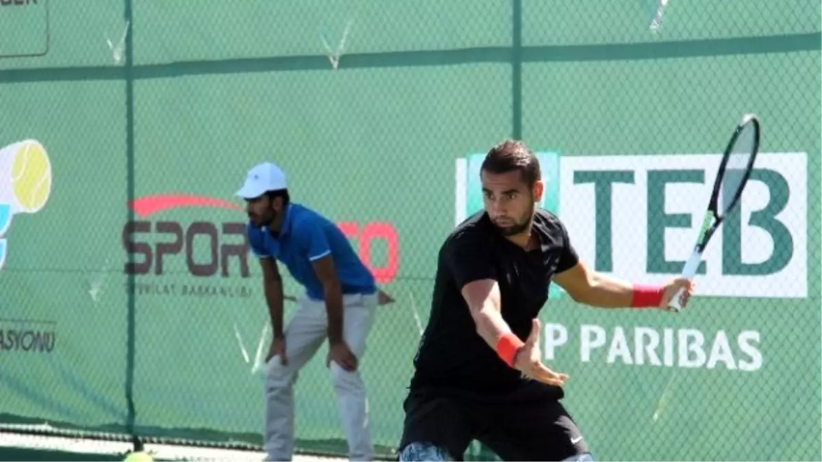 Ağrı Tenis Turnuvasına Ev Sahipliği Yapıyor