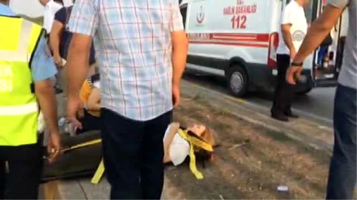 Akyazı İlçesinde Zincirleme Trafik Kazası: 4 Yaralı