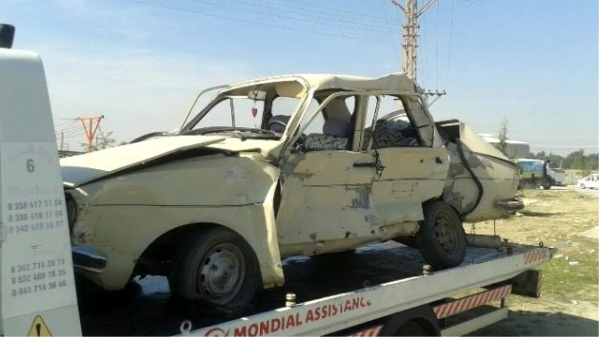 Amasya\'da Tır Otomobile Çarptı: 2 Ölü, 2 Yaralı