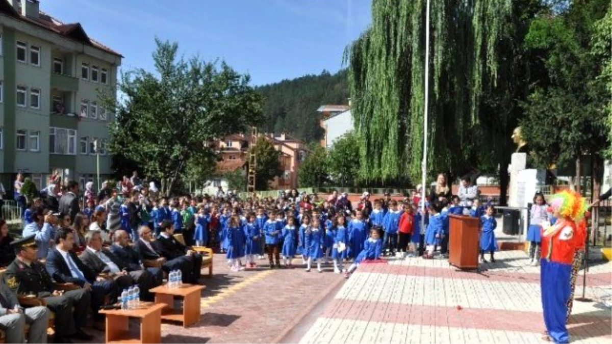 Azdavay\'da Eğitim Öğretim Yılı Törenle Başladı