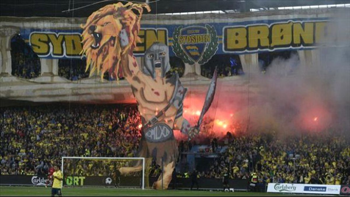 Brondby Taraftarlarının Açtığı Dev Pankart Olay Yarattı