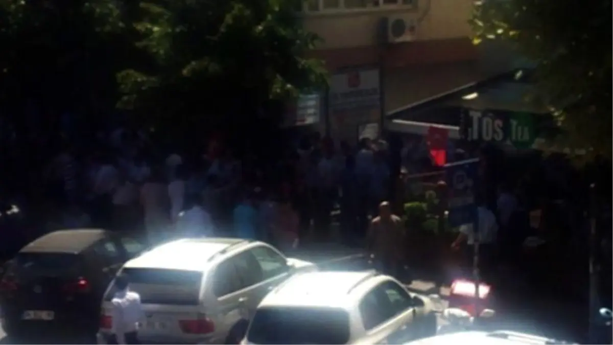 Dicle Haber Ajansı\'nın Merkez Bürosu Polis Tarafından Basıldı