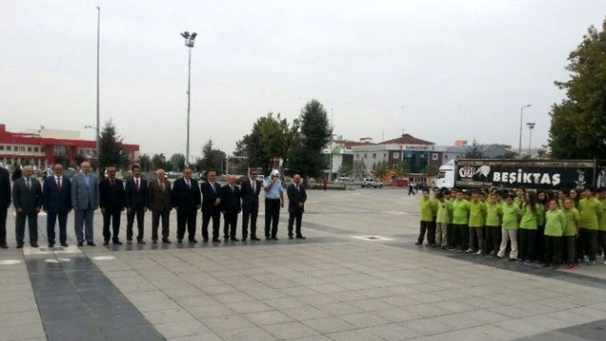 Düzce\'de Eğitim Öğretmin Yılı Törenle Başladı