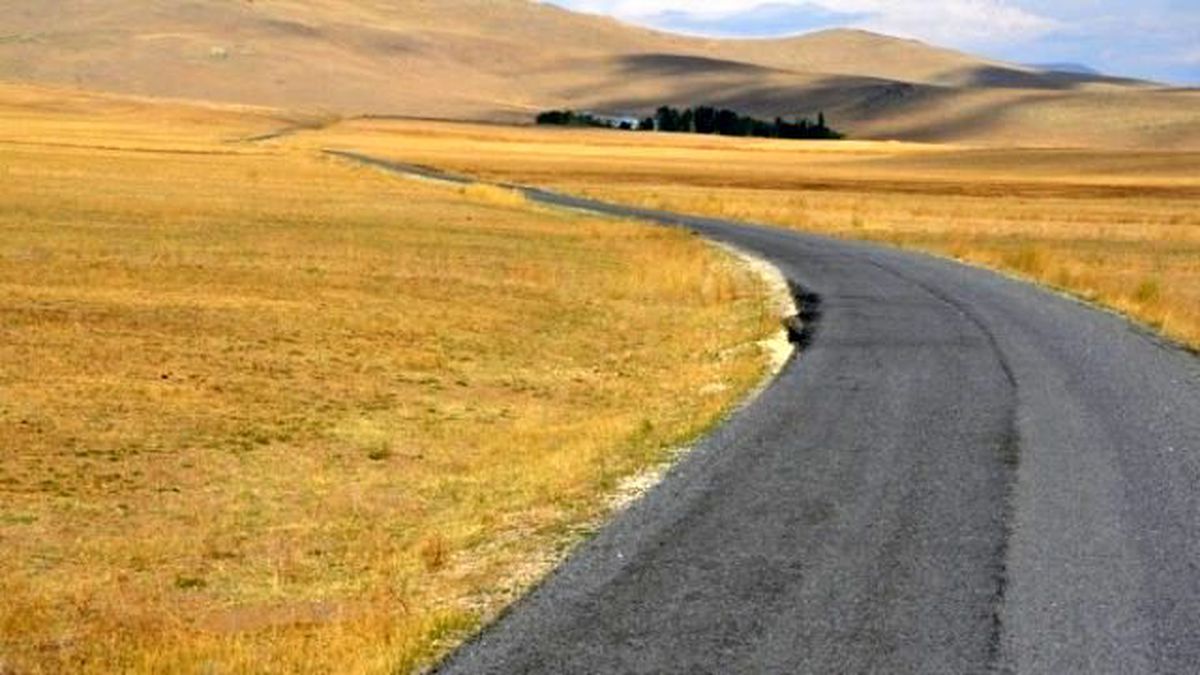 Erciş\'te Yol Asfaltlama Çalışması