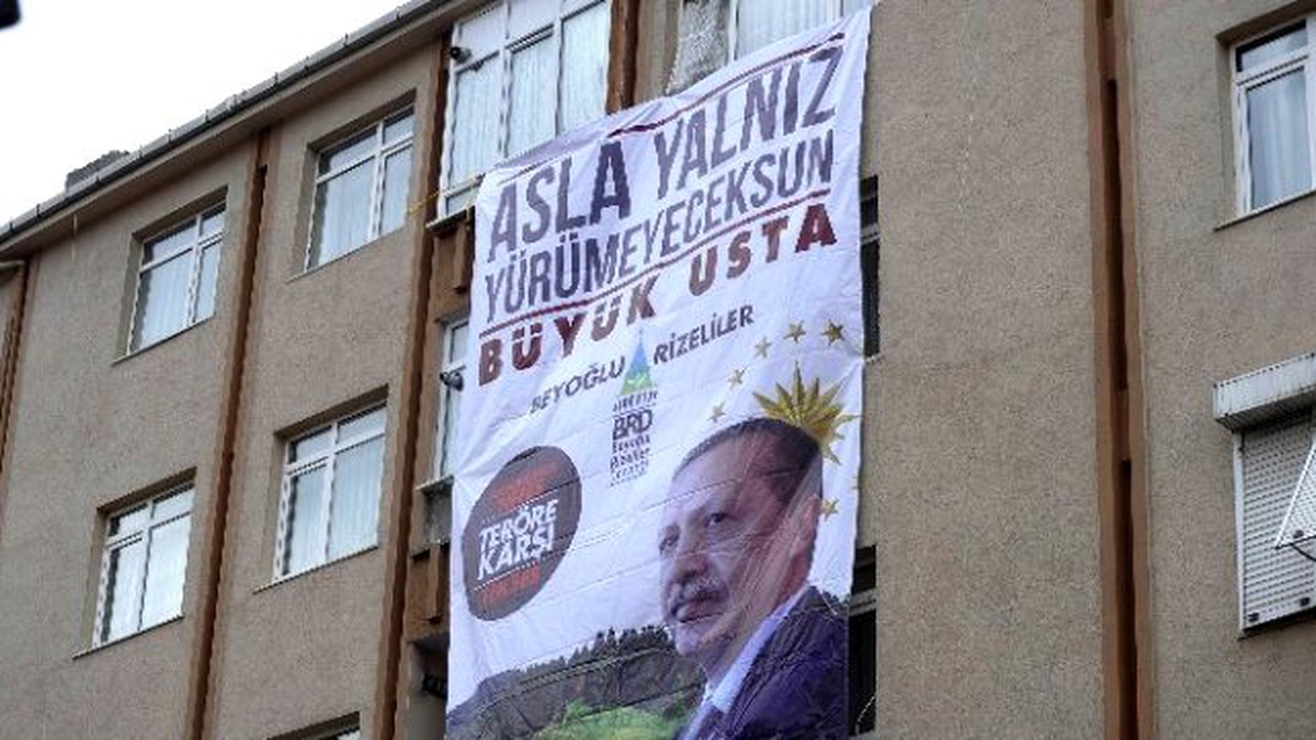 Erdoğan, Okuduğu İlkokulu Ziyaret Etti