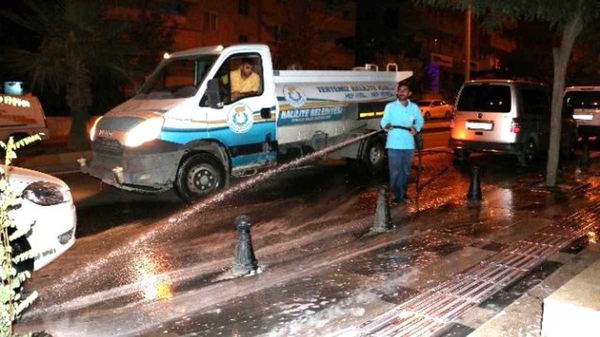 Haliliye\'de Temizlik Sabahın İlk Işıklarında Başlıyor